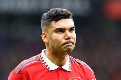 Vì sao Casemiro không cần thay đổi cách chơi dù nhận 2 thẻ đỏ?