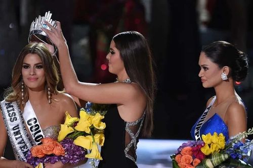 Những 'lần đầu tiên' chấn động tại Miss Universe: 'Ê chề' nhất là màn trao nhầm vương miện