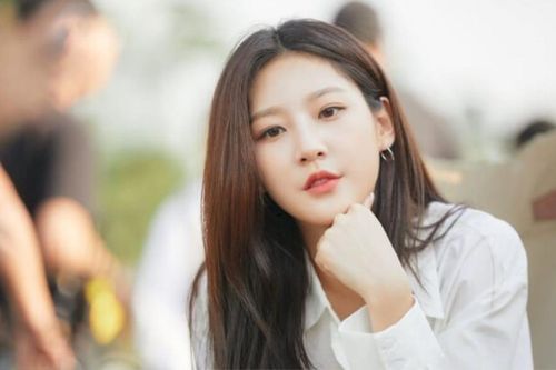 Không thể liên lạc với Kim Sae Ron sau tranh cãi giả làm nhân viên quán cafe