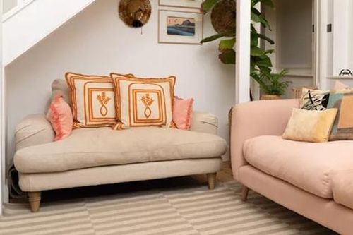 Mách bạn cách khéo để tận dụng không gian bên dưới gầm cầu thang