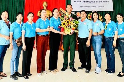 Tổ chức chương trình 'Đồng hành cùng Phụ nữ biên cương'