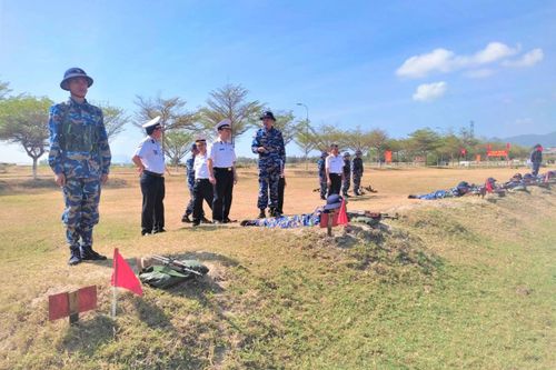 Vùng 4 Hải quân: Kiểm tra công tác huấn luyện tại Lữ đoàn 101
