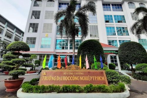 Đại học Công nghiệp TP Hồ Chí Minh lọt Top 15 cơ sở giáo dục đại học hàng đầu Việt Nam