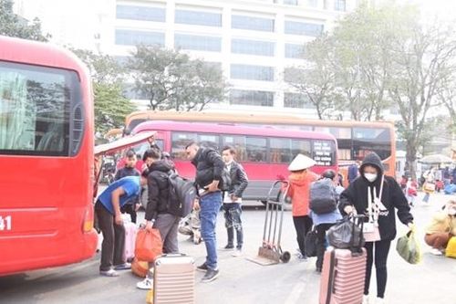 Xử nghiêm doanh nghiệp tuyến cố định dùng xe hợp đồng trá hình