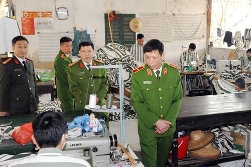 Kiểm tra công tác giam giữ, cải tạo phạm nhân tại Trại giam Tân Lập
