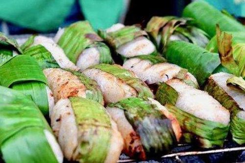 Chuối nếp nướng - món ăn dân dã của người miền Tây, vừa lọt top món tráng miệng ngon và được yêu thích nhất trên thế giới
