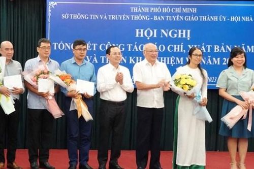 Xây dựng cơ quan báo chí văn hóa và văn hóa của người làm báo Việt Nam