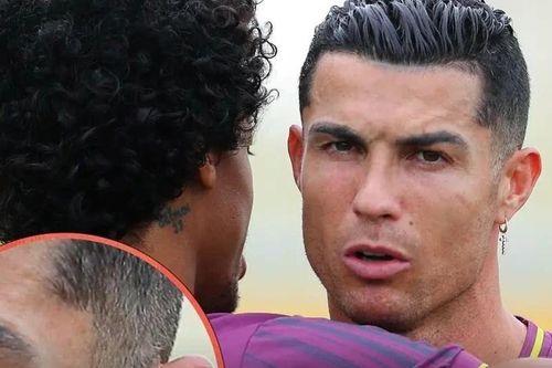 Ronaldo để lộ tóc bạc