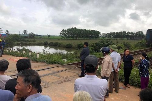 Băng qua đường sắt, 1 người bị nạn tử vong