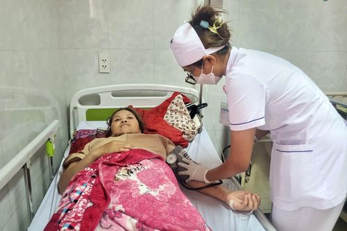 Phẫu thuật thành công bệnh nhân mắc bướu giáp thòng