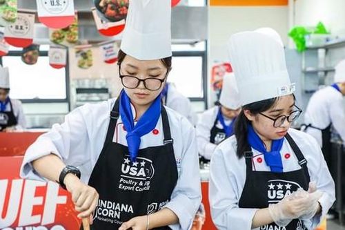 Tìm ra những đầu bếp sinh viên tài hoa qua cuộc thi 'UEF Young Talent Chef mùa 1'