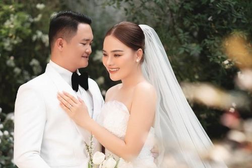 Vì sao 'thánh sún' Ngân Thảo buồn bã sau đám cưới?