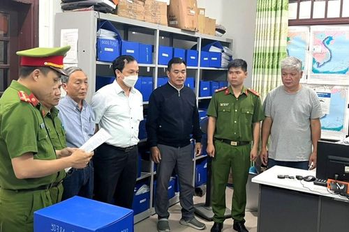 Công an Đà Nẵng khám xét Phòng đăng kiểm tàu cá - Chi cục thủy sản
