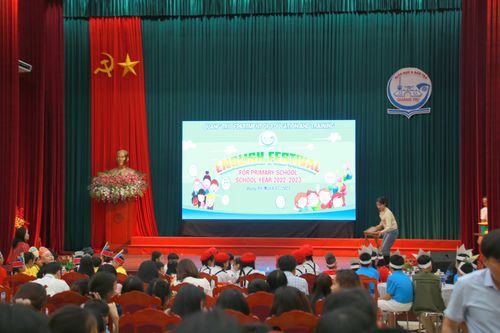 Học sinh tiểu học Quảng Trị thi tài hùng biện tiếng Anh