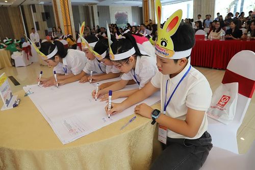 Học sinh Quảng Bình thi nói tiếng Anh với sơ đồ tư duy