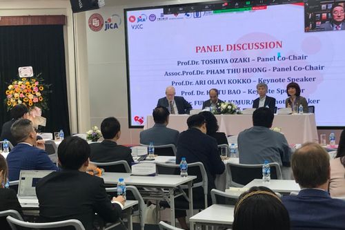 Giáo dục đại học phân tích sự thích ứng của doanh nghiệp với biến động toàn cầu