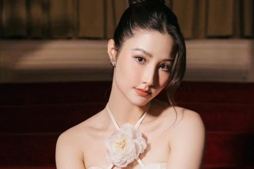 Gu thời trang thanh lịch, quyến rũ của Diễm My 9X