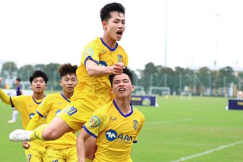 Thắng đậm U17 Hà Nội, U17 Sông Lam Nghệ An điền tên mình vào bán kết