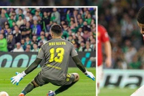 Marcus Rashford: Từ 'Theo Walcott thành Pele' chỉ sau vài phút