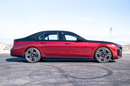 Top 10 xe hạng sang châu Âu tốt nhất năm 2023: BMW chiếm số đông