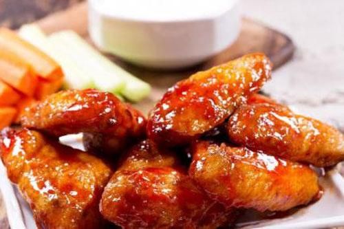 Thực đơn cơm chiều: Gà sốt mật ong mù tạt, chả cốm, canh cải cúc nấu tôm