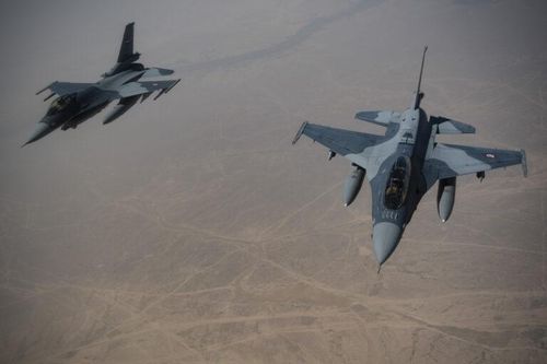 F-16Q không quân Iraq không kích vị trí ẩn nấp của các phần tử khủng bố IS
