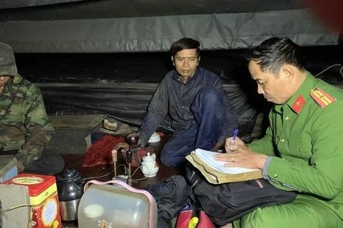 Mật phục bắt nhóm 'cát tặc' sông Tiền