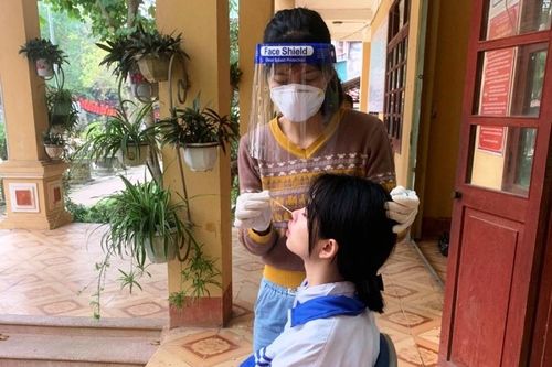Lào Cai: Hàng trăm học sinh mắc cúm A phải nghỉ học