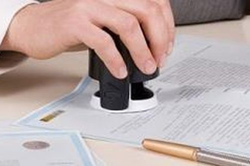 Sửa hợp đồng mua bán đất với khách hàng, chiếm đoạt 6,2 tỷ đồng