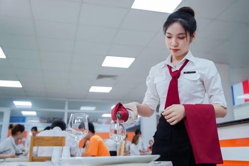 Clip trên TikTok nêu tên các ngành không nên học: Chuyên gia nhân lực dự báo gì?