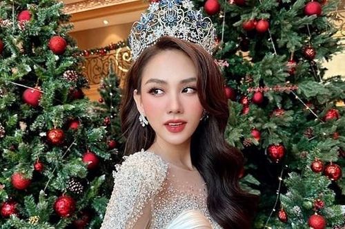 Hoa hậu Mai Phương trở lại sau thị phi