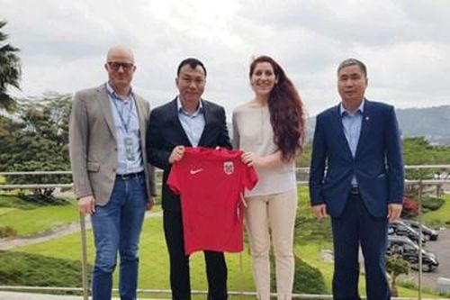 Đếm nụ cười không đếm bàn thắng