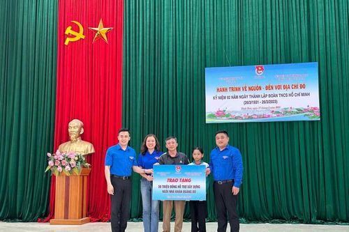 Nhiều hoạt động ý nghĩa hành trình về nguồn tại Định Hóa Thái Nguyên