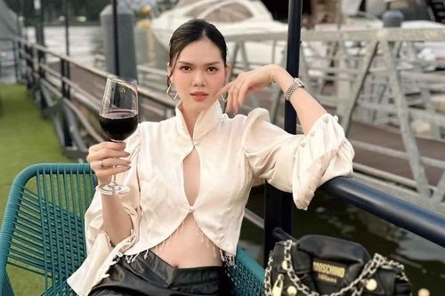 Gái xinh từng bị 2 cầu thủ phụ tình giờ ra sao?