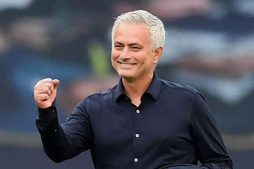 HLV Jose Mourinho tự tin đánh bại mọi đối thủ ở tứ kết Europa League