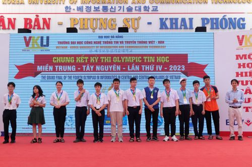 Trao giải kỳ thi Olympic Tin học miền Trung - Tây Nguyên