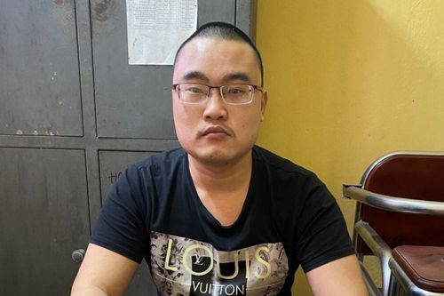 Kẻ đánh tráo vỏ điện thoại lấy hàng thật bị bắt