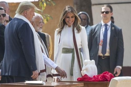 Mỹ: Thành viên đảng Dân chủ tố gia đình cựu Tổng thống Trump 'quên' kê khai 300.000 USD quà biếu của nước ngoài