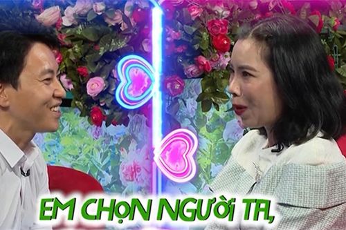 Xin số điện thoại đàng trai không được, cô gái lập tức 'quay xe'