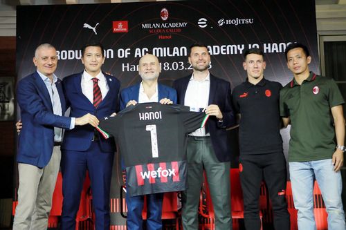 Văn Quyết mong nhiều đội V-League hợp tác với AC Milan