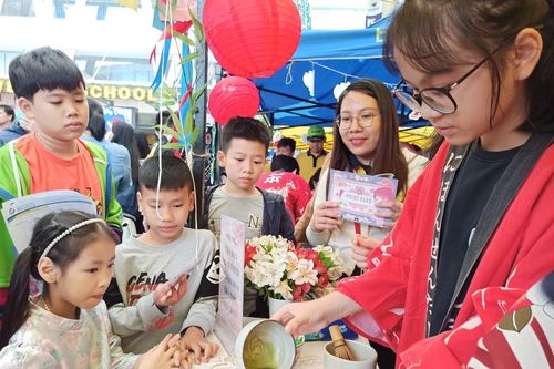 Học sinh Hà Nội háo hức trải nghiệm ngày hội văn hóa Nhật Bản