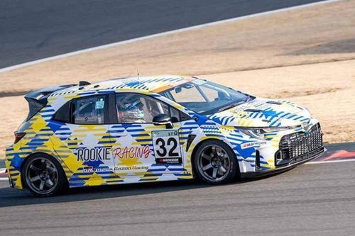 Xe Toyota Corolla chạy bằng hydro cháy rụi trên đường thử
