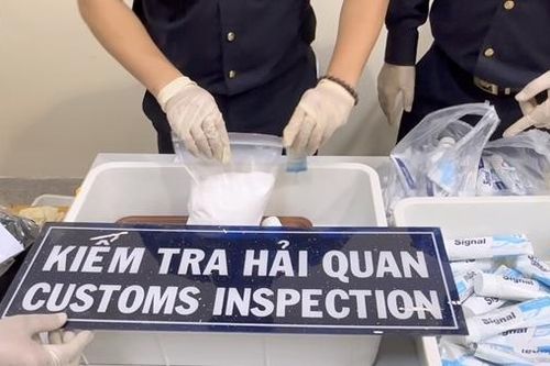 Việc tiếp viên hàng không giở chiêu buôn ma túy khiến Hải quan kiểm soát 'gặp nhiều khó khăn'