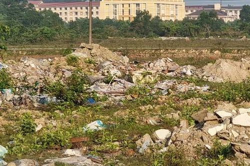Khu quy hoạch Đại học Huế ngập ngụa trong rác thải