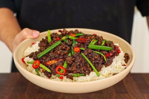 Xào thịt bò kiểu Mông Cổ chuẩn nhà hàng