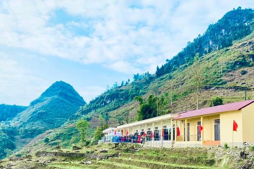 Bàn giao thêm 5 điểm trường mới tại khu vực miền núi phía Bắc
