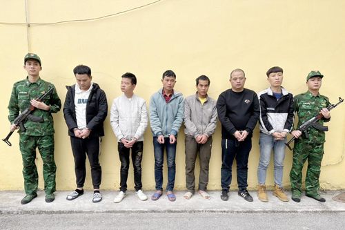 Bắt hai nghi phạm đưa người Trung Quốc nhập cảnh trái phép vào Việt Nam