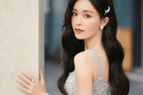 Hôn nhân như ý của người đẹp 'Thiên Long Bát Bộ'