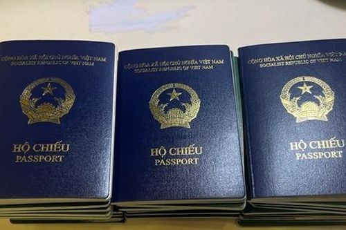 Bộ Tư pháp thẩm định đề xuất thêm nơi sinh vào hộ chiếu