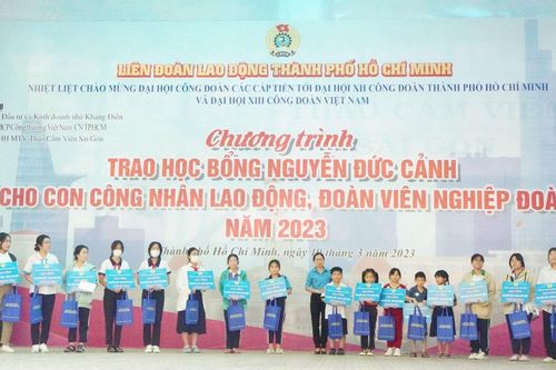 Trao 440 suất học bổng Nguyễn Đức Cảnh cho con công nhân có hoàn cảnh khó khăn